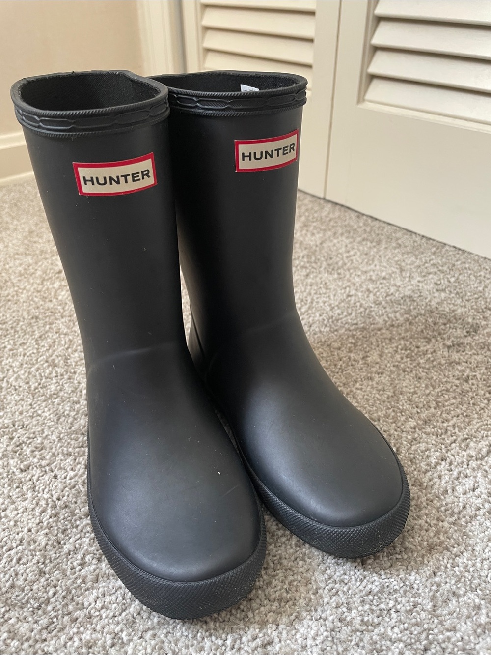 Hunter Kids Matte Black Rain Boots Mid Calf Unisex Sz 13 boy, 1 girl